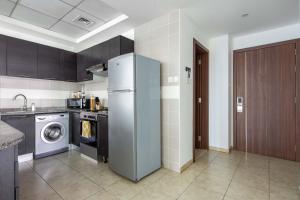 Frank Porter - Imperial Residence 2