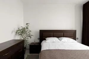 Flatkeepers - circ suite - Ryshkanovka