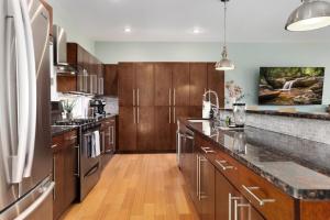 Noble Nest 5 Min to Downtown and U of A