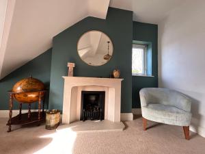 Seaside Rentals Bournemouth - cosy 2BR, 4-6ppl, beach 5 min walk, park 2 cars, fast WiFi