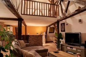 Duplex atypique dans la cité médiévale - Molinchart