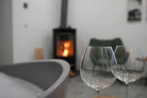 Suite mit Badewanne, Kamin und Parkplatz