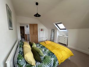 Seaside Rentals Bournemouth - cosy 2BR, 4-6ppl, beach 5 min walk, park 2 cars, fast WiFi