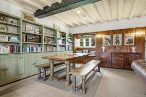 Grade II Listed Peak District Property