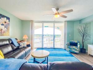 Yacht Club Premium Waterfront Suite