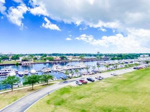 Yacht Club Premium Waterfront Suite