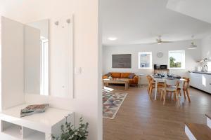 Papas Court II Pasman Villa with pool