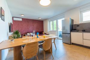 Split Luxury Suite 2