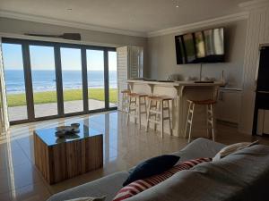 Beachfront Lux Escape