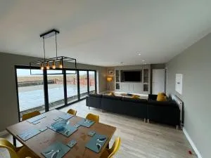 Bungalow on the beach - 南海灵