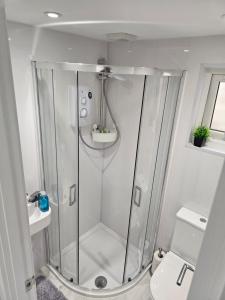 Single Cosy Bedroom in Dartford- Private Entrance for guest