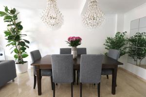 Maravilloso adosado para 8 en entorno privilegiado by Hometels