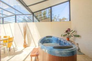 Maisons de vacances Villa climatisee avec piscine proche des plages : photos des chambres