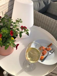 Central Park Tower Sea View Residence with pool and gym