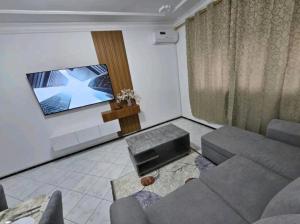 Appartement 3 chambres au 1er étage, proche stade et Marjane