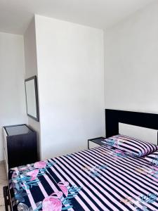 TINI Sea View Apartment Sarande