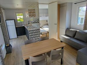 Campings Camping de la Tour AMBON : photos des chambres