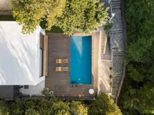 AB61 Tiny Design House for Two