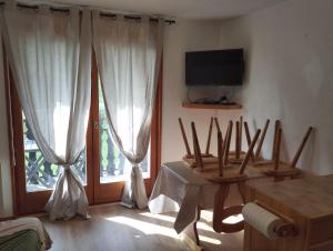Appartements Charmant studio vu sur la montagne : photos des chambres