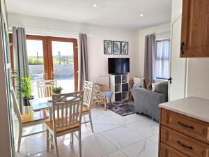 SANDYS SHORE APARTMENT