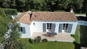 La Grande Margotte by Edgar et Alfred - Les Sables Vignier