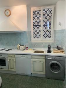 Appartements Surplombant le port de Beaulieu sur mer : photos des chambres