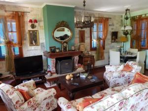 VILLA VICKY - Traditional villa in Evia