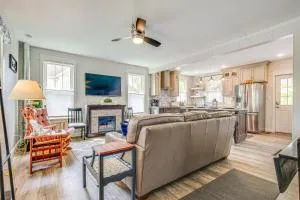 Lavish House with Patio - 2 Blocks to Green Lake! - Pleasant Point