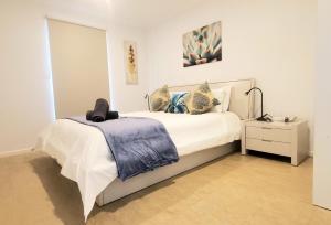Coastal Salty Kiss Sleeps 4!