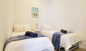Coastal Salty Kiss Sleeps 4!