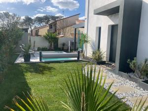 Maison port et foret