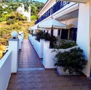 Rooms Despina - Karavostamo