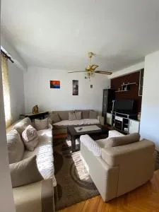 Dena Apartment - Simjeonovc