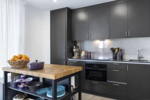 Luxury Apartment with Garden in Higueron