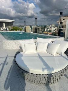 Rooftop, pool y amenidades