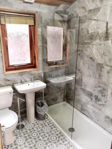 Magpie 5 Hot Tub HuntersMoon-Warminster-Bath-Wiltshire