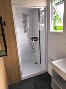 Campings Camping de la Tour AMBON : photos des chambres