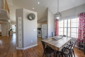3BR with Loft - Near The Strip - FREE TICKETS INCLUDED - FW2-6