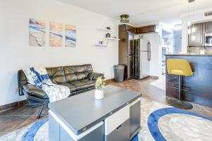 Galveston Beach Condo with Resort Amenities