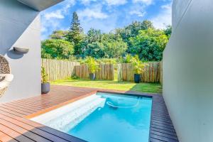 30 Tahari Coastal Estate