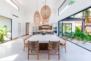 Beachside Bliss 4BR Lux Villa, Pool, Terrace, Golf