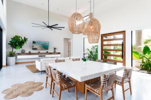 Beachside Bliss 4BR Lux Villa, Pool, Terrace, Golf