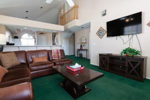 3 BR with Loft - Golf Course View - Near THE STRIP - FREE TICKETS INCLUDED - FW9-6