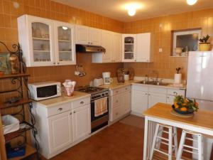 Villa Sofia - Amazing Views - "10 min walk from main beach and old town"