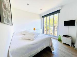 Studio, piscine, parking