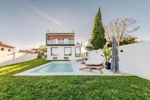 Villa con Piscina Privada - Coria del Río