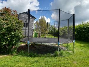 Maisons de vacances Notre nid d'amour - jacuzzi, piscine, billard, bar exterieur, terrain de boules : photos des chambres