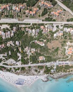 SOBRE EL MAR LA PELOSA img32