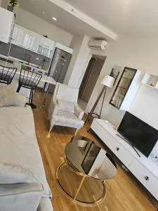 Outstanding 1+1 Bedroom Suite Apartment Available - Bahcesehir