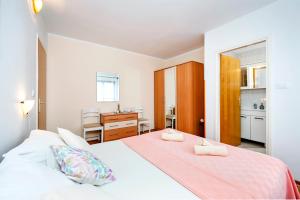 Apartment and Room Josip